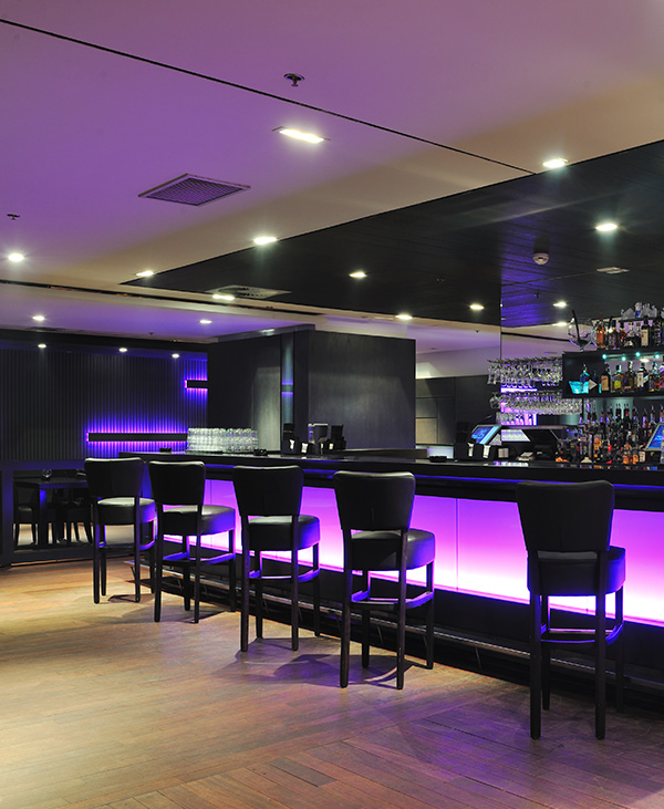 Restaurants & Pubs
